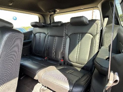 Used 2023 Jeep Wagoneer 4WD image 24