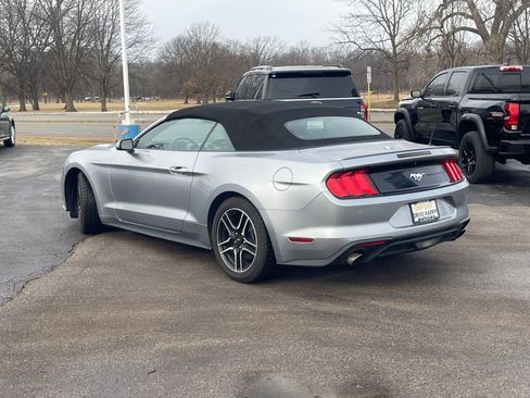 Used 2022 Ford Mustang Premium image 4