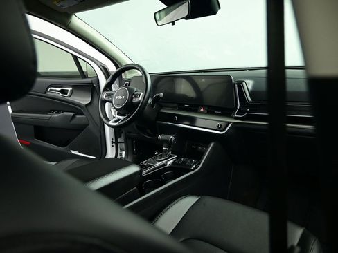 Certified 2024 Kia Sportage EX image 33
