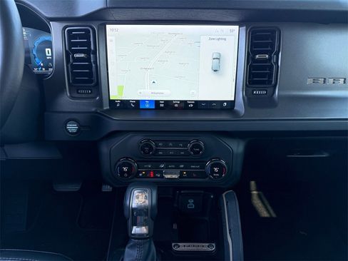 New 2025 Ford Bronco Badlands image 12