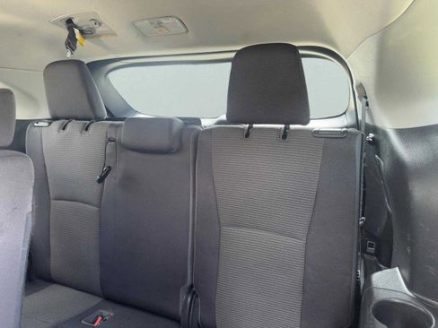 Used 2020 Toyota Highlander L image 45