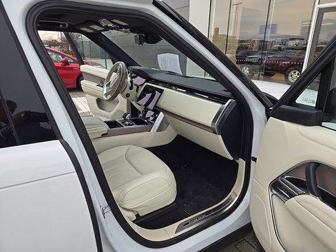 Used 2023 Land Rover Range Rover SE image 19