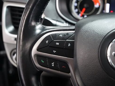 Used 2021 Jeep Cherokee Latitude Lux w/ Mopar Interior Package image 22