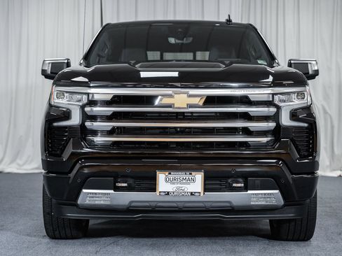Used 2023 Chevrolet Silverado 1500 High Country w/ High Country Premium Package image 2
