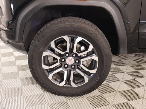 Used 2024 GMC Canyon AT4 w/ Technology Package AWD/4WD image 17