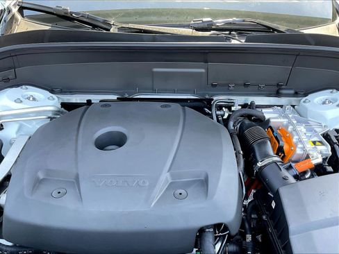 New 2026 Volvo XC90 T8 Plus w/ Protection Package image 13