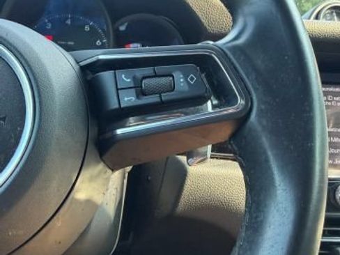 Used 2022 Porsche Macan w/ Premium Package Plus AWD/4WD image 18