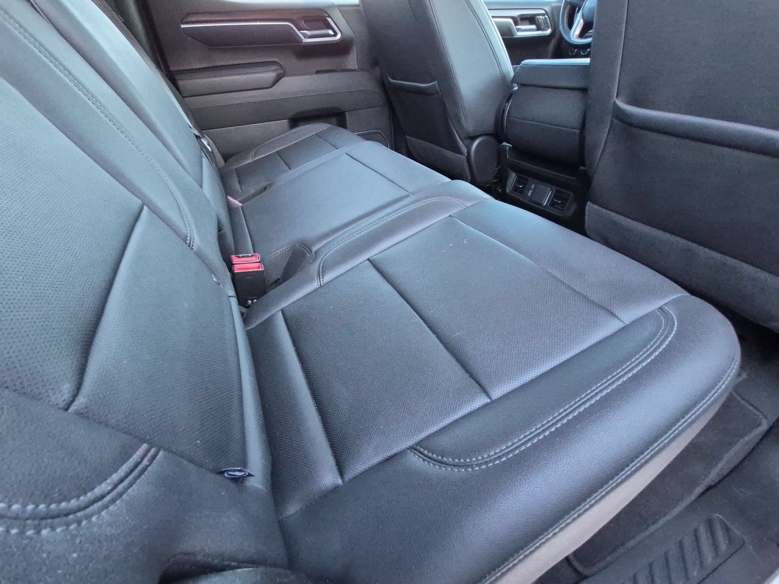 Used 2025 GMC Sierra 1500 SLT RWD image 29
