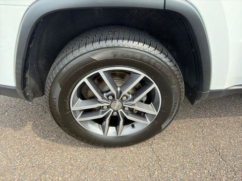 Certified 2018 Jeep Grand Cherokee Limited AWD/4WD image 16