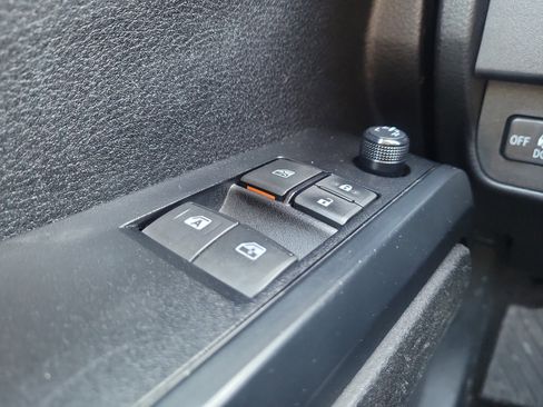 Used 2022 Toyota Tacoma SR image 18