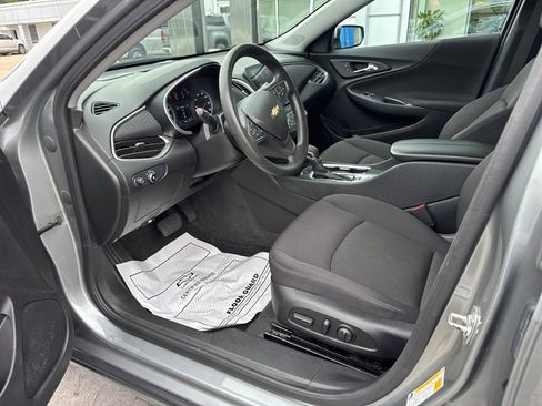 Used 2025 Chevrolet Malibu LT image 5