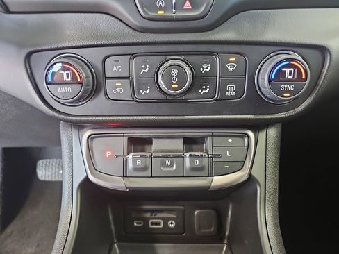 Used 2022 GMC Terrain AT4 w/ Tech Package AWD/4WD image 24