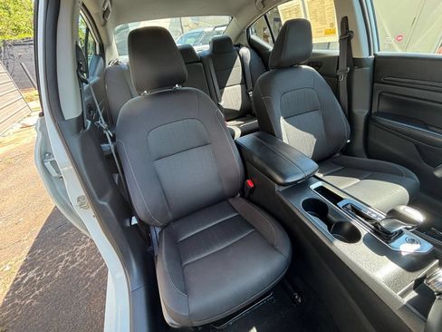 Used 2025 Nissan Altima 2.5 SV FWD image 23
