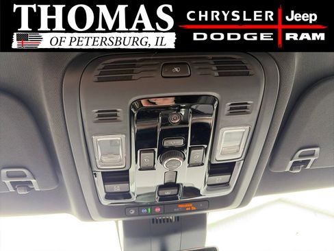Used 2026 Chevrolet Suburban High Country AWD/4WD image 23