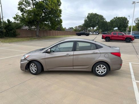 Used 2014 Hyundai Accent GLS FWD image 5