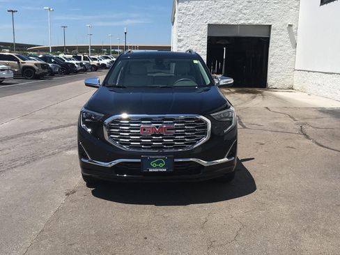 Used 2018 GMC Terrain Denali w/ Comfort Package AWD/4WD image 2