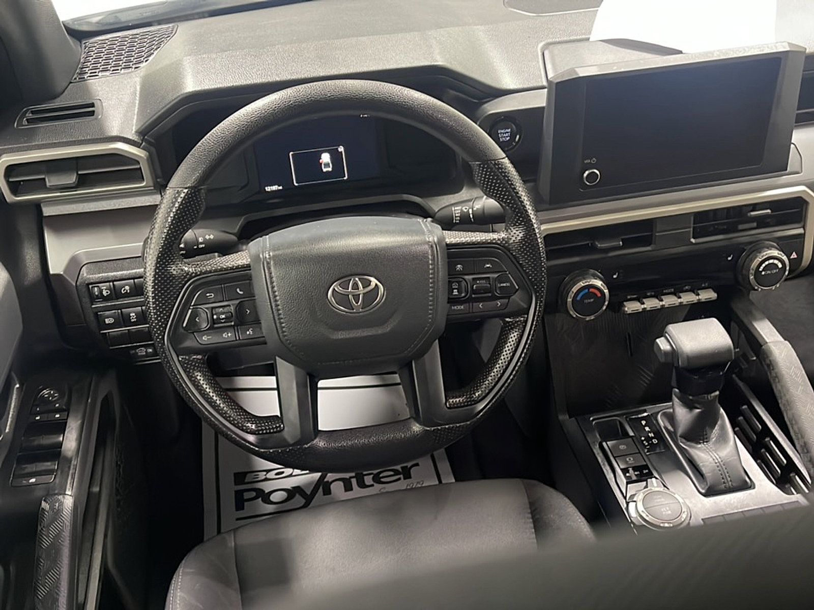 Used 2025 Toyota Tacoma SR5 AWD/4WD image 3