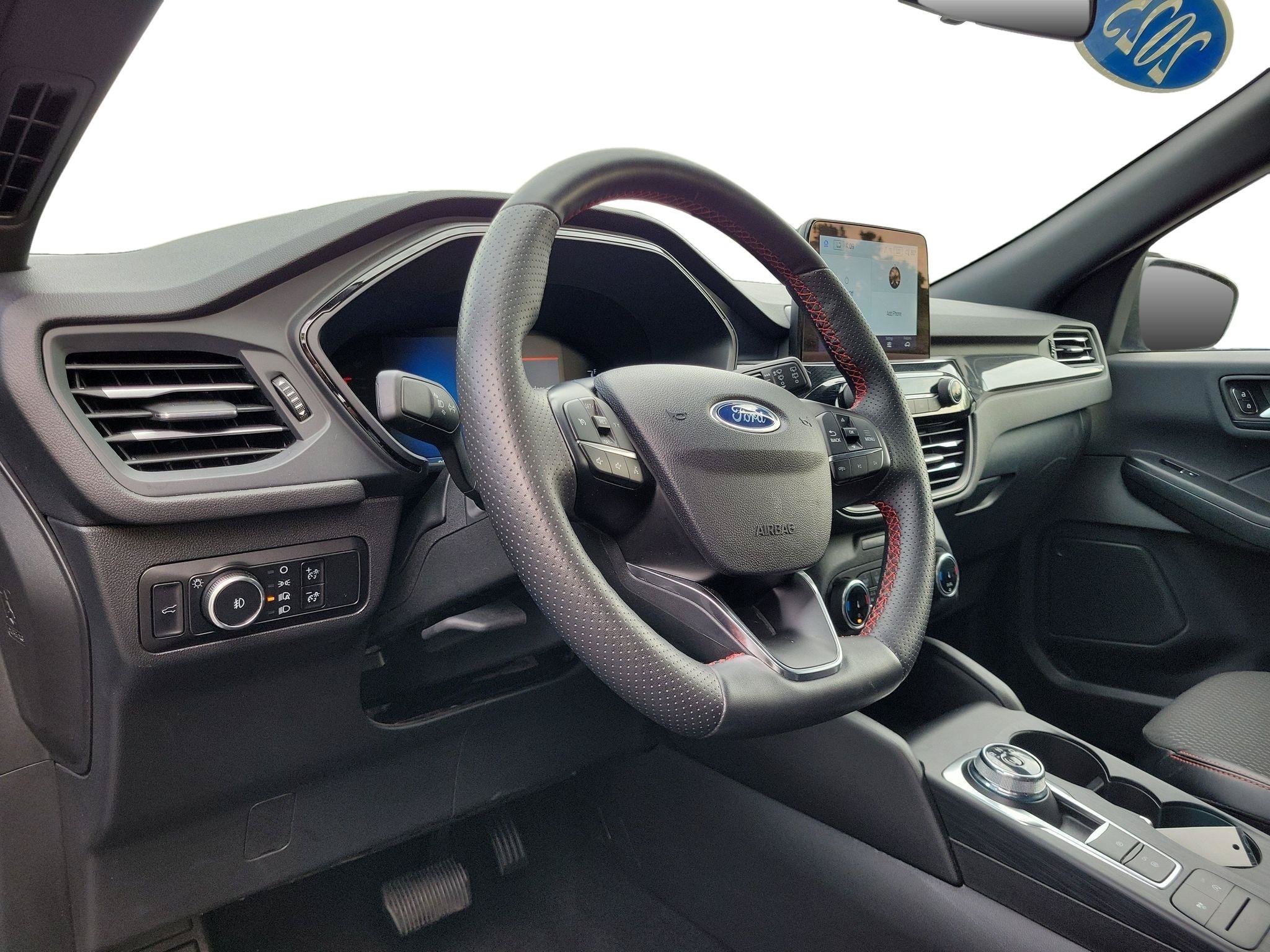 Used 2025 Ford Escape ST-Line Select AWD/4WD image 6