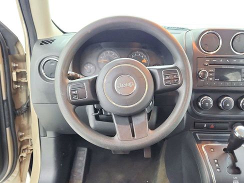 Used 2017 Jeep Patriot Sport FWD image 18