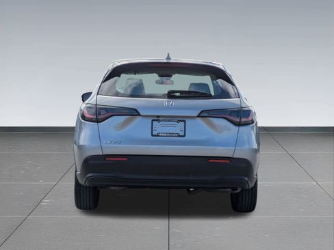 Certified 2023 Honda HR-V LX image 5