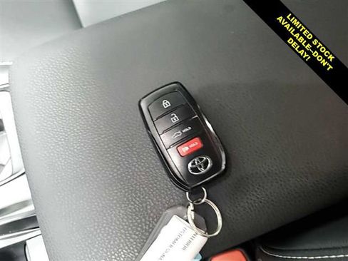 Used 2025 Toyota Camry SE FWD image 12