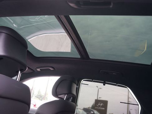 Used 2025 Genesis GV70 3.5T Sport w/ Sport Prestige Package image 31