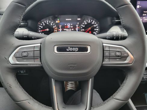 Used 2025 Jeep Compass Limited AWD/4WD image 30