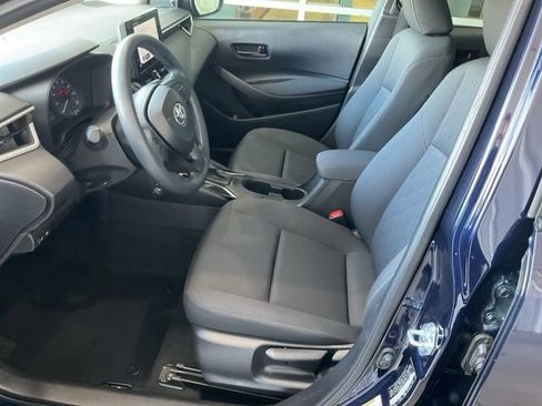Used 2025 Toyota Corolla LE FWD image 3