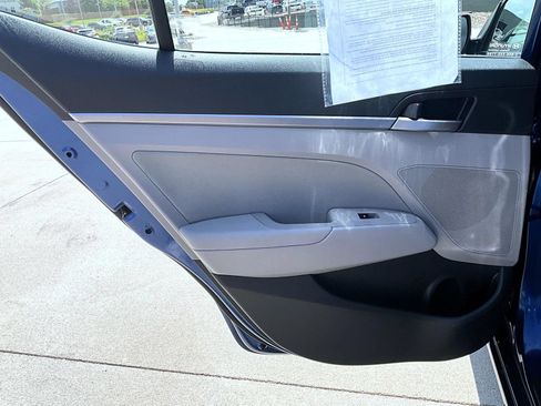 Used 2018 Hyundai Elantra SEL FWD image 21