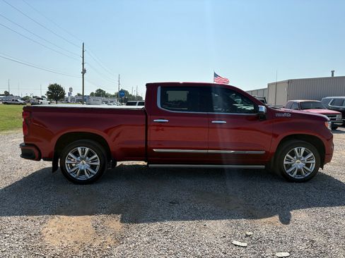 Used 2023 Chevrolet Silverado 1500 High Country w/ High Country Premium Package AWD/4WD image 4