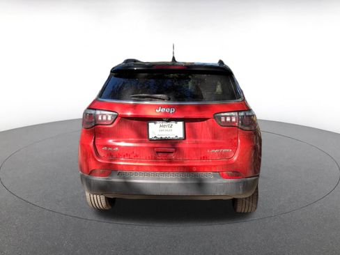 Used 2025 Jeep Compass Limited image 6