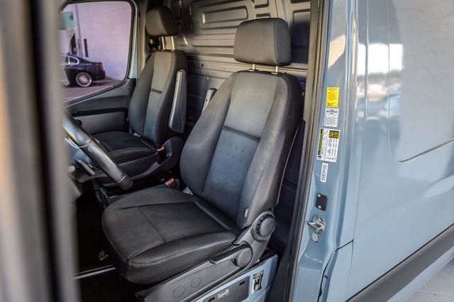 Used 2021 Mercedes-Benz Sprinter 2500 w/ Premium Package image 27
