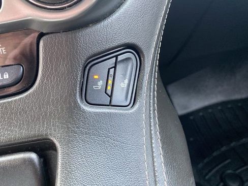 Used 2019 Chevrolet Suburban LT AWD/4WD image 26