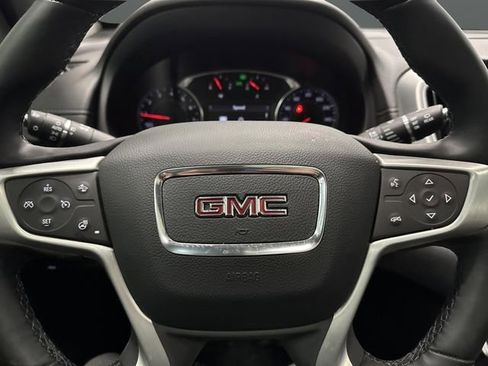 Used 2024 GMC Terrain SLT w/ Infotainment Package II image 18