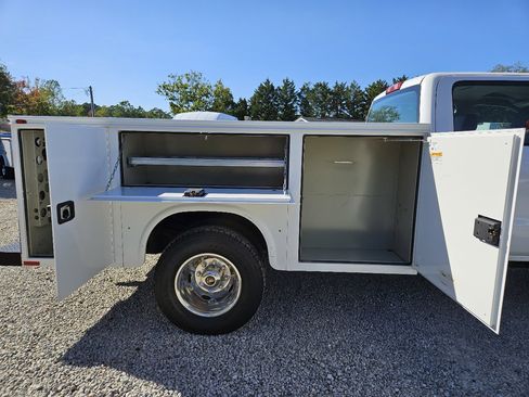 Used 2016 Chevrolet Silverado 3500 W/T image 12
