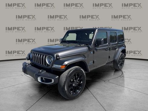 Used 2025 Jeep Wrangler Unlimited Sahara w/ Safety Group image 1