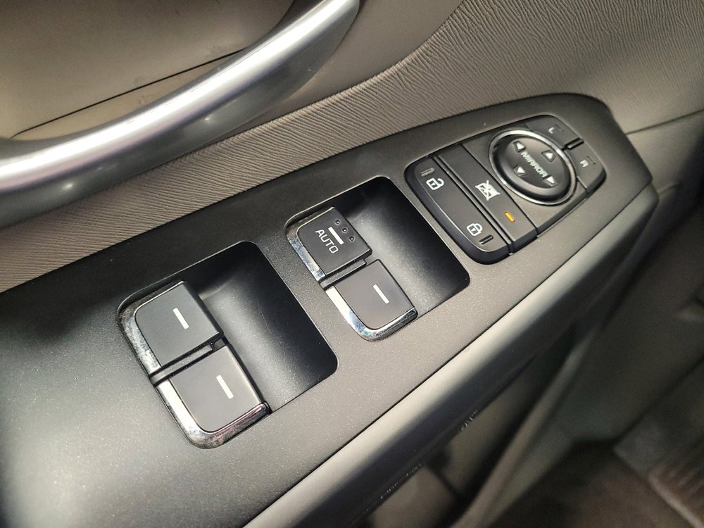 Used 2019 Kia Sedona LX FWD image 27
