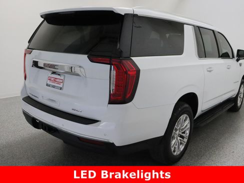 Used 2024 GMC Yukon XL SLT w/ SLT Premium Package image 7