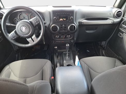 Used 2018 Jeep Wrangler Unlimited Sport S AWD/4WD image 9
