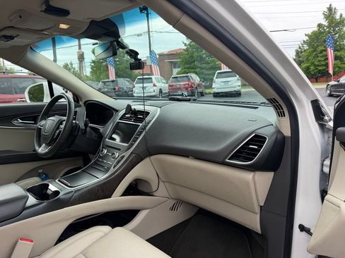 Used 2019 Lincoln Nautilus Reserve AWD/4WD image 23