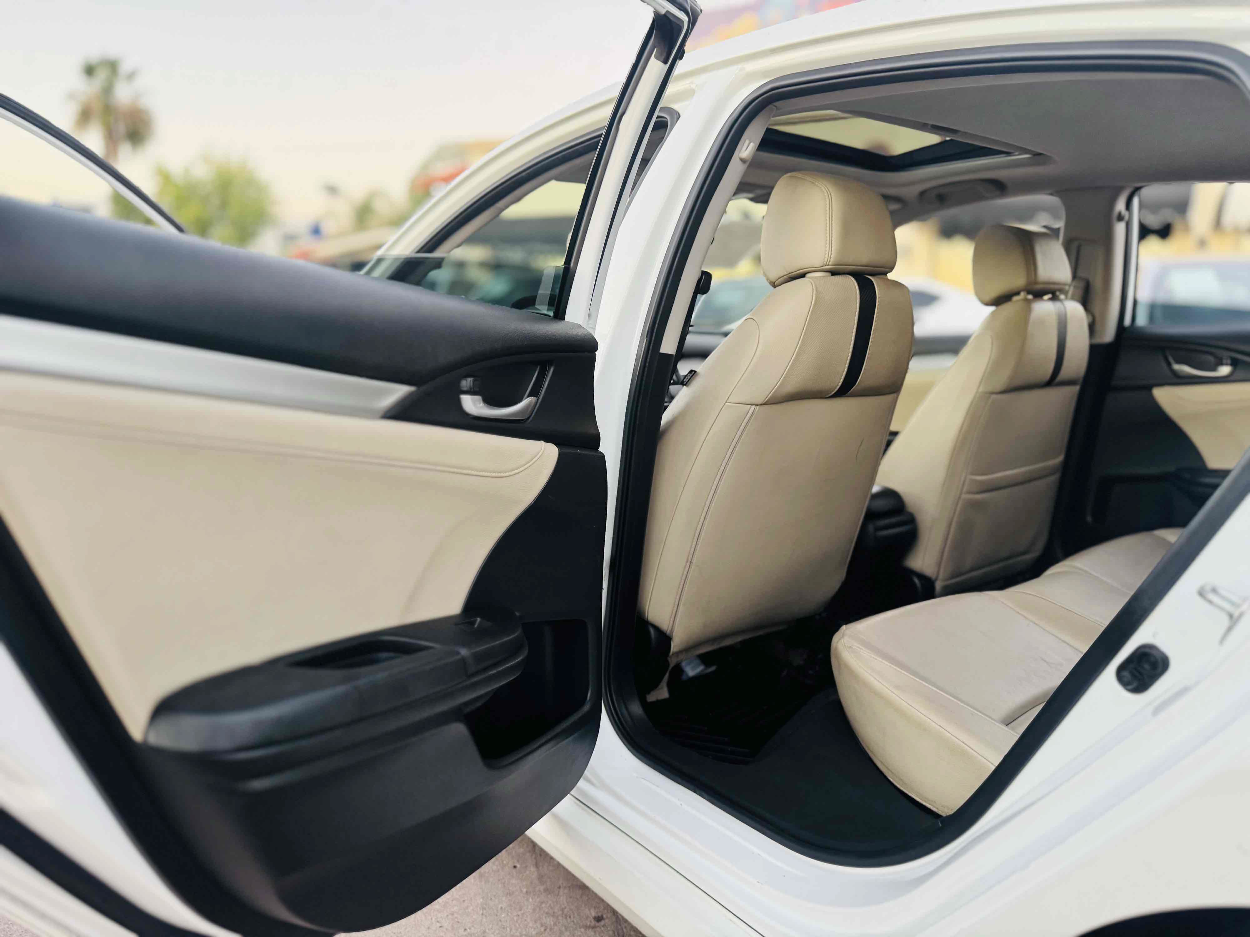 Used 2017 Honda Civic EX-L image 16