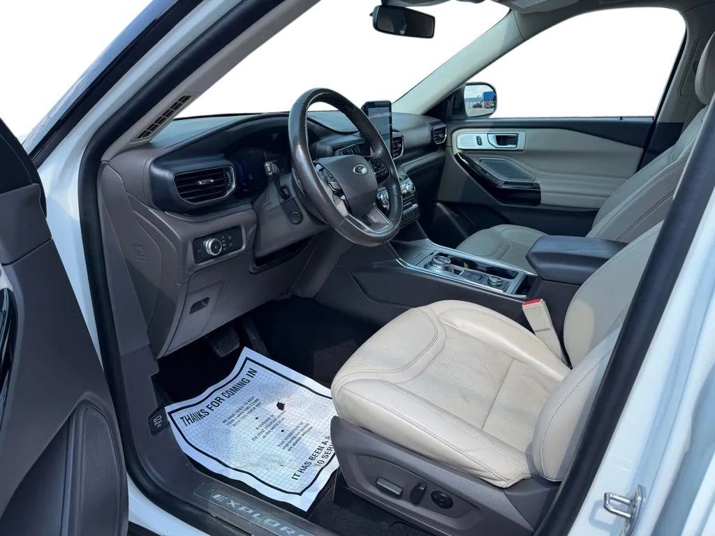 Used 2021 Ford Explorer Platinum w/ Equipment Group 601A AWD/4WD image 11
