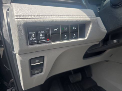 Used 2018 Honda Odyssey Elite image 35