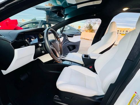 Used 2020 Tesla Model X Long Range image 25