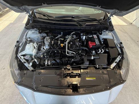 Used 2025 Nissan Altima 2.5 SV FWD image 32