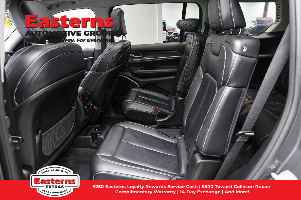 Used 2022 Jeep Grand Cherokee L Limited AWD/4WD image 25
