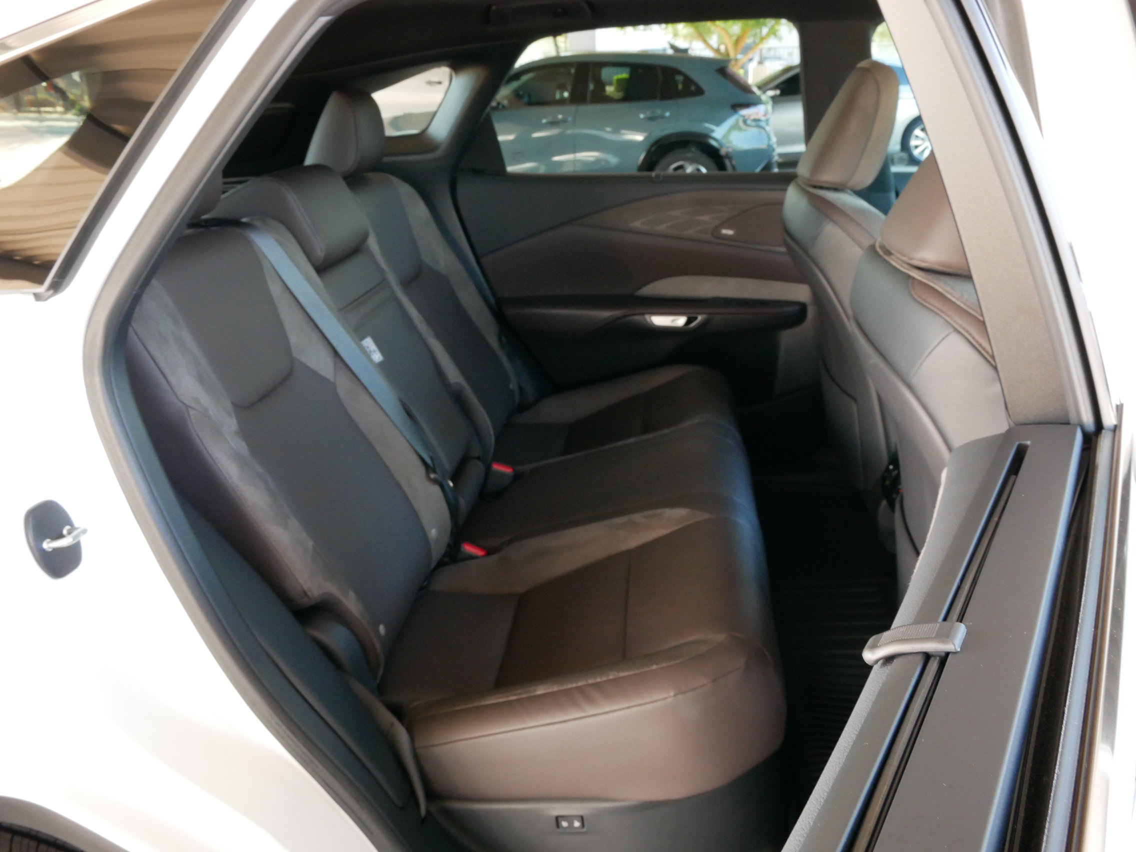 Certified 2024 Lexus RX 350 FWD w/ Convenience Package image 14