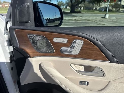 Used 2024 Mercedes-Benz GLE 580 4MATIC image 32