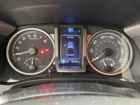 Used 2020 Toyota Tacoma Limited AWD/4WD image 5