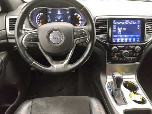Used 2019 Jeep Grand Cherokee Altitude image 22